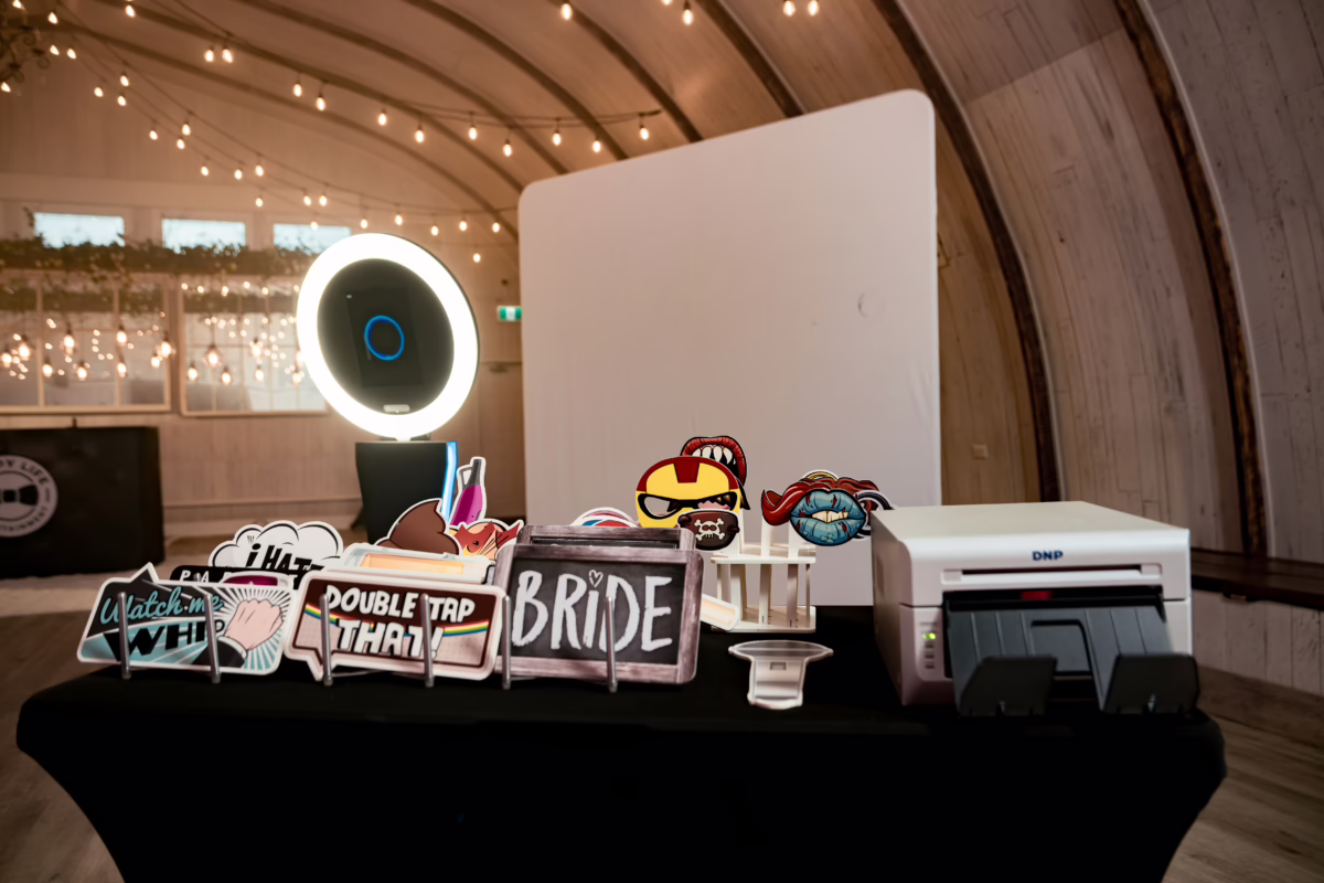 Happy-Life-Entertainment-Wedding-DJ-Edmonton-Digital-Photo-Booth-1200